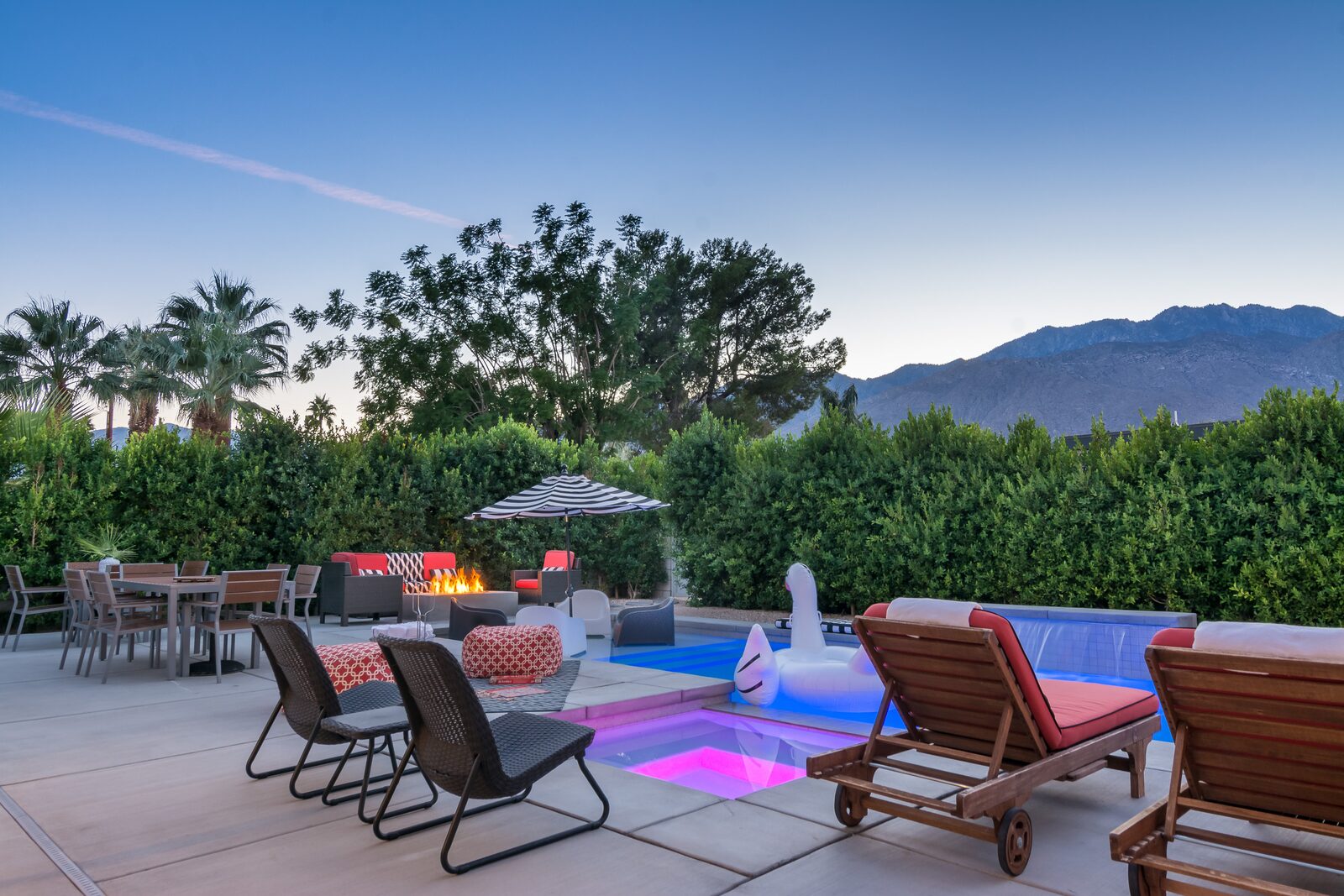 Palms at Park Villa outdoor daybed lounge with mountain view